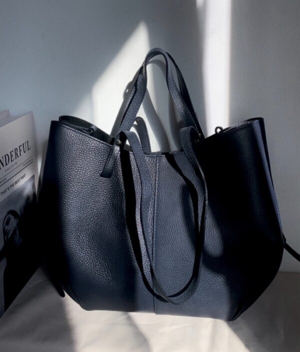 Modèle Pauline en cuir de vachette 🇮🇹 Bleu nuit – Image 3