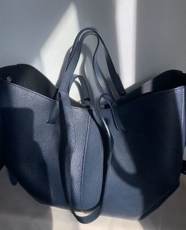 Modèle Pauline en cuir de vachette 🇮🇹 Bleu nuit – Image 2