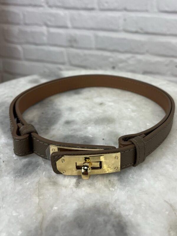 Ceinture inspi H en cuir véritable 🇮🇹
Taupe – Image 2