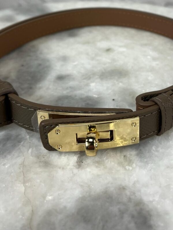 Ceinture inspi H en cuir véritable 🇮🇹
Taupe – Image 3